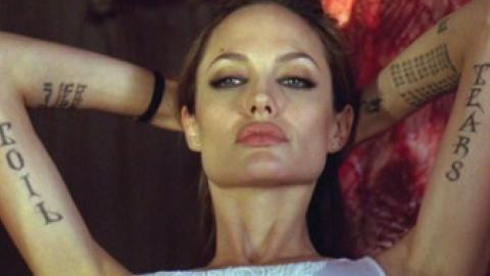 Анджелина Джоли се пропи