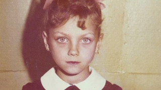 ВИЖ Емануела като малка (ФОТО)