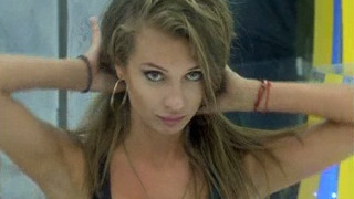 Никол Станкулова разгорещи нета с упражнения (ВИДЕО)