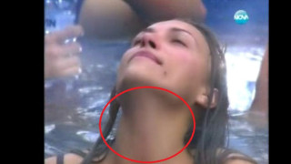 Има ли Цеце Орешкова адамова ябълка? (ФОТО) 
