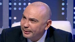 Видът на Росен Петров става все по-страшен! Ляга под ножа