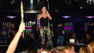 Модерно или кич? Софи Маринова шашна с нова визия
