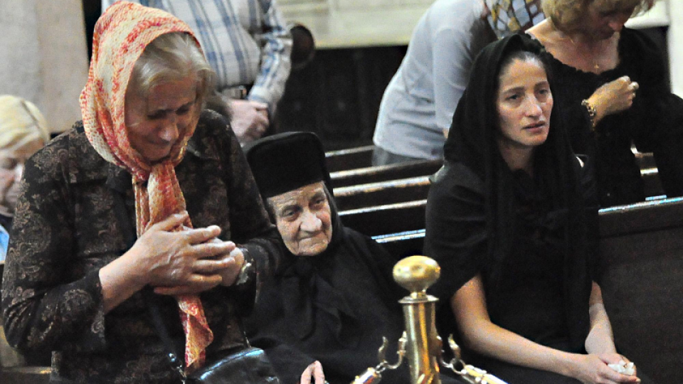 Майката на митрополит Кирил потъна от скръб (СНИМКИ)