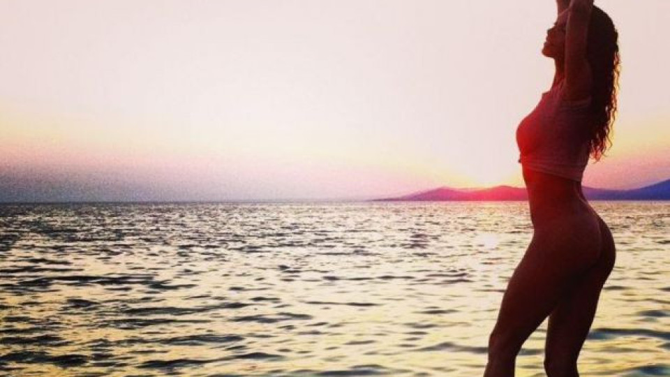 Биляна Йотовска окупира плажовете с изумителната си форма (СНИМКИ)