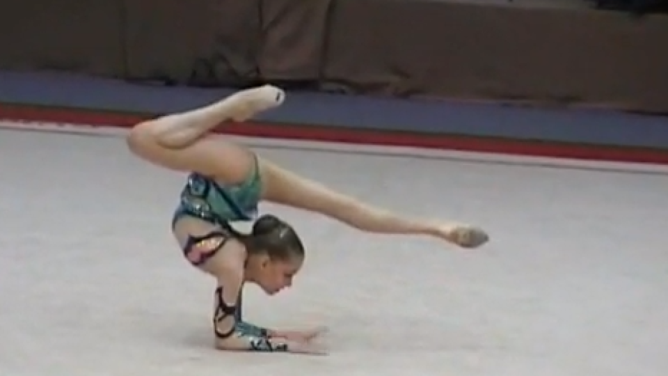 Ингрид от Мис България взриви нета като гимнастичка (Видео)