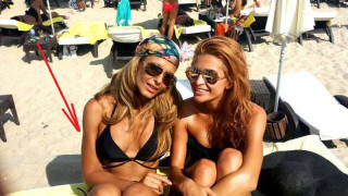 Истината! Снимката на Преслава и Анелия от плажа е с фотошоп!