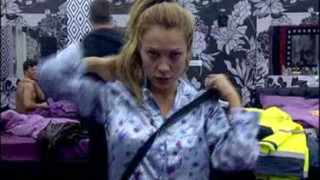 Виж Русата Златка рошава и без грим
