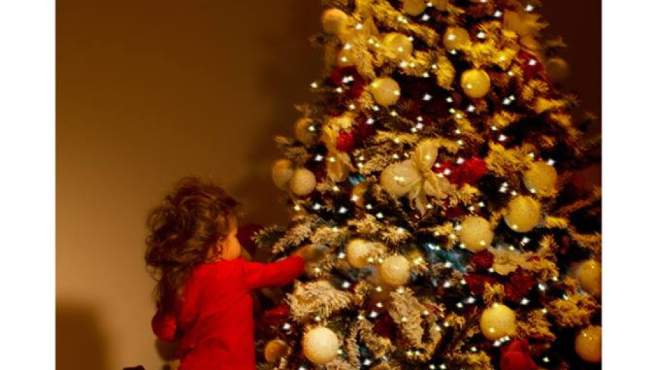 Никол на Николета – най-щастливото дете по Коледа! (ФОТО)