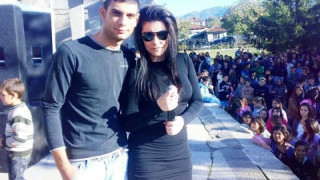 Кризата затисна Пайнер, оборотна певица пазарува евтини ментета (Вижте коя е)