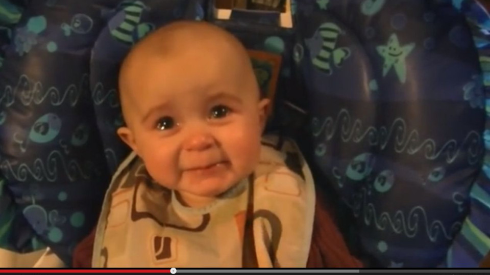 Емоционално бебе разплака света! Мери Лин реагира така само на една песен! (ВИДЕО)
