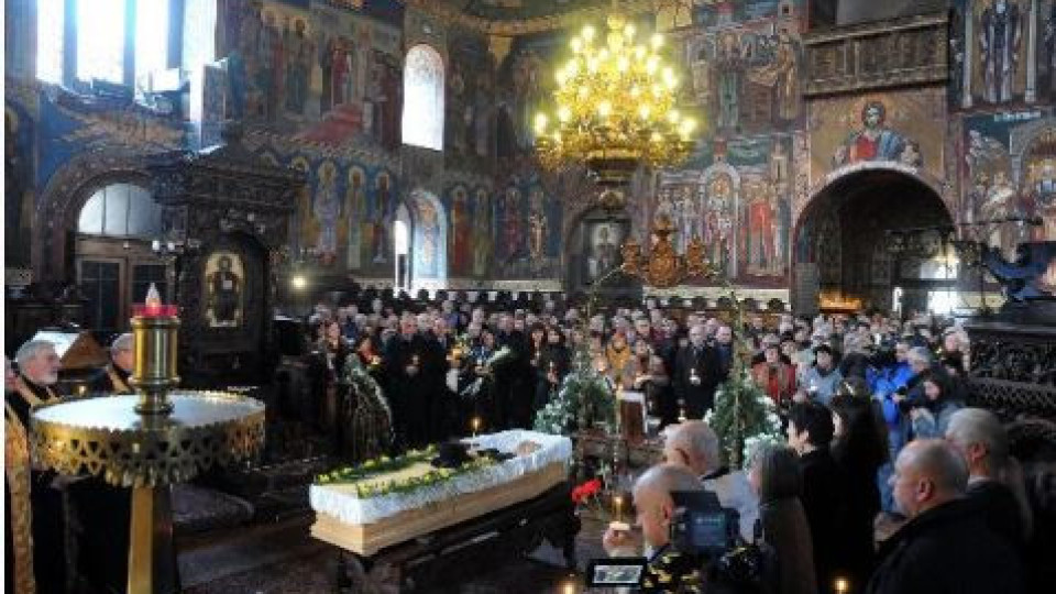 Погребението на Джоко Росич събра стотици опечалени
