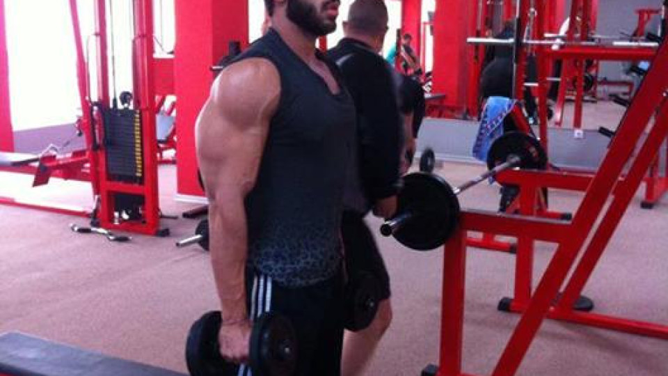 Фики Стораро стана огромен, продължава да помпа мускули (Снимка)