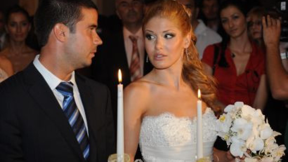 Асдис Ран най-красива сред футболните съпруги в България