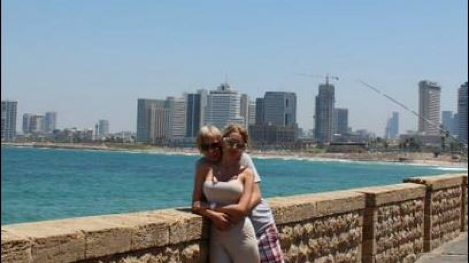 Антония Петрова се опъна на плажа в Тел Авив