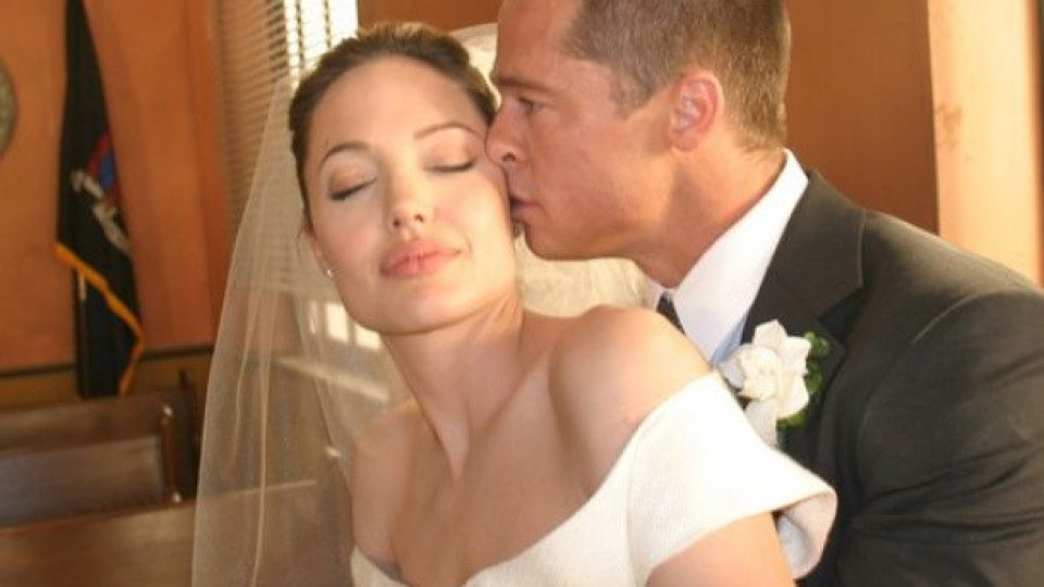 Анджелина Джоли и Брад Пит се ожениха! (Снимки)