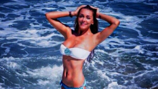 Деси Зидарова се разведе и го удари на живот