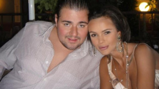 Мария слага рога на Гущеров със състезател по гребане