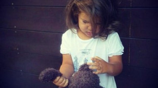 Николета досади на малката с тези показни снимки