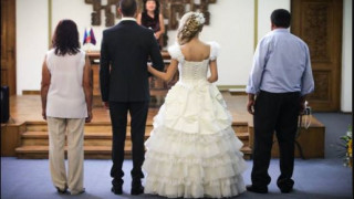Силвия Бахати скъса с моминството (Снимки)