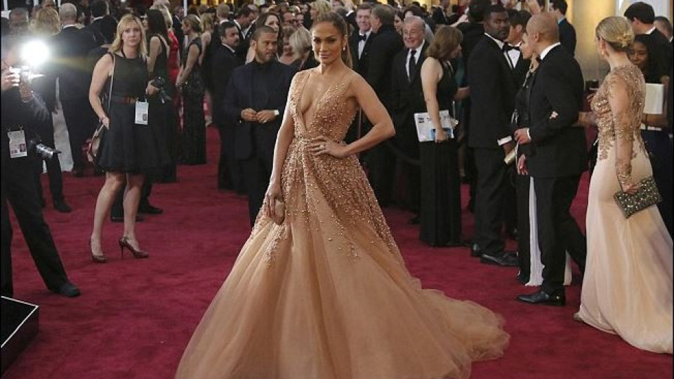 Оскари  2015 с мегарезил: Джей Ло и Лусиана Дювал с еднакни рокли!
