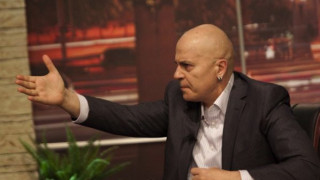 Слави Трифонов още страда за Мартина!