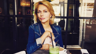 Родителката на Есмер Омерова тотално я засенчи (Фото)