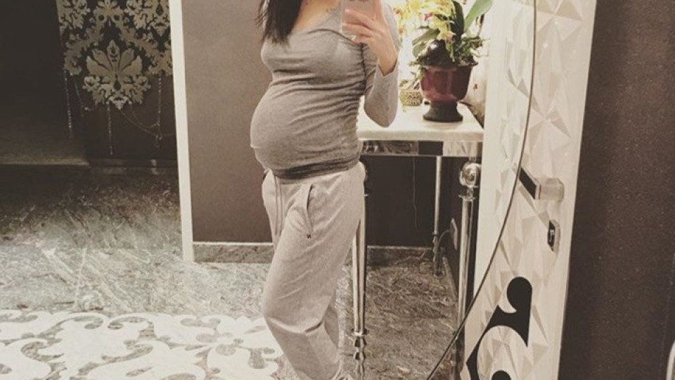 Есмер Омерова бременна - по-сладка и чаровна от всякога (Фото с коремче)
