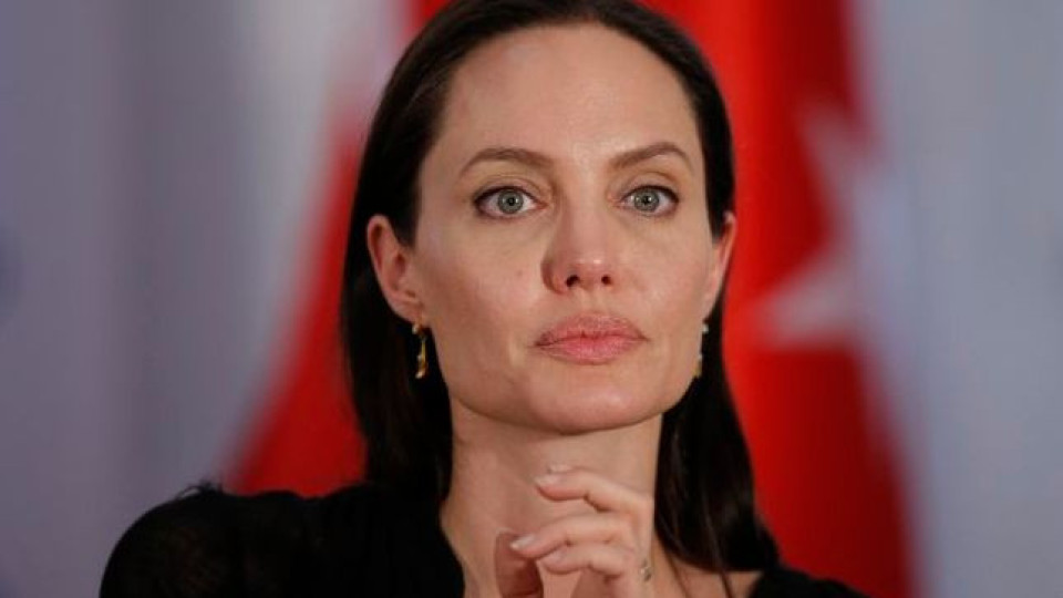 Анджелина Джоли се стопи и заряза киното (А сега на къде?)