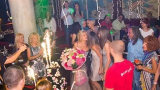 Кремена Халваджиян като кралица за РД (Снимки от бляскавото парти)