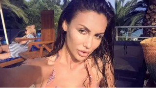Моника Валериева чупи бутилки в дискотека в Слънчев бряг (Всичко за сеира)
