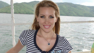 Антония Петрова представи гаджето на родителите си (Задава ли се сватба?)