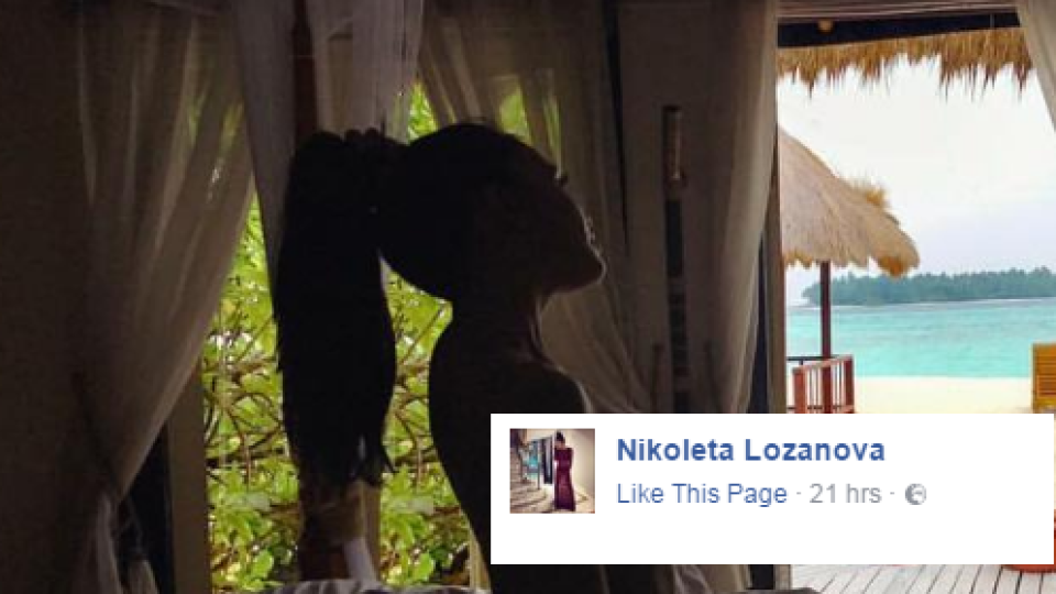 Николета Лозанова потвърди: На Малдивите съм, с Ники М.! (Скандално фото от спалнята им)