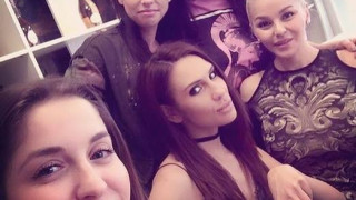 Галена грее след раждането (Певицата e в супер форма на бебешкото парти)