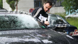 Димитър Бербатов се фука с Бентли за половин милион (Вижте тузарското му возило)