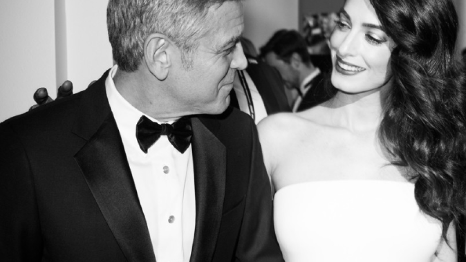 Джордж Клуни трепери над бременната Амал (Вижте какво лукс- раждане й гласи)