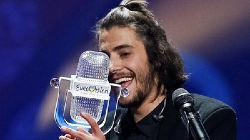 Победителят от Евровизия Салвадор Собрал на смъртно легло (Певецът вече се сбогува с феновете си)