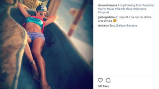 Алекс Раева показа перфектно тяло в Галисия (Снимки от ваканцията й + Ето с кого смени DJ Дончо)