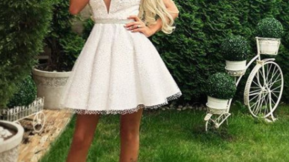 Светлана Василева се омъжи за Гущеров в ултра къса бяла рокля с деколте до пъпа (Ексклузивни снимки от събитието)
