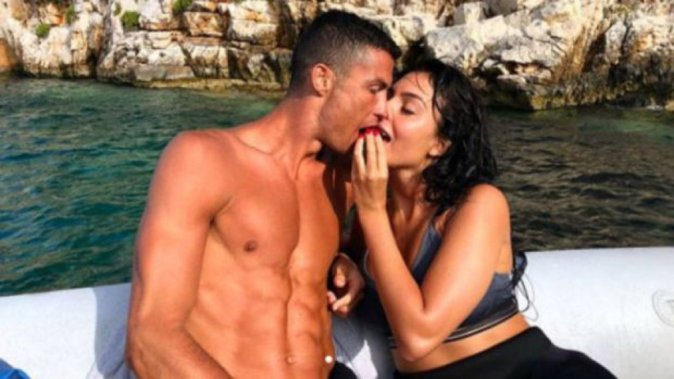 Кристиано Роналдо и Джорджина разпускат в Гърция (Снимки от ваканцията им)