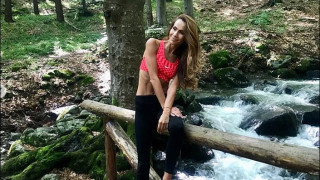 Ивайла Бакалова заряза хайлайф купоните, избяга в гората (Снимки)