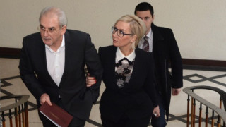 Ширин Местан на погребението на убитото от мъжа й бебе (+Нови подробности за катастрофата)