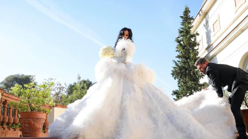 Цеци Красимирова предизвика световен фурор с роклята си (Нови снимки от сватбата й)
