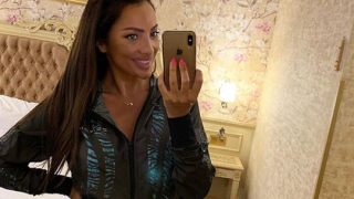 Златка Райкова счупи тъпомера с поемата си (Моделката прописа стихове - Вижте излагацията)