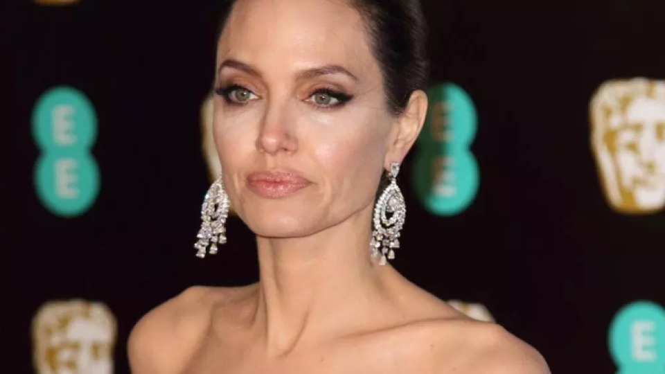 Случи се! Анджелина Джоли по-влюбена от всякога (Вижте кой спечели сърцето й)