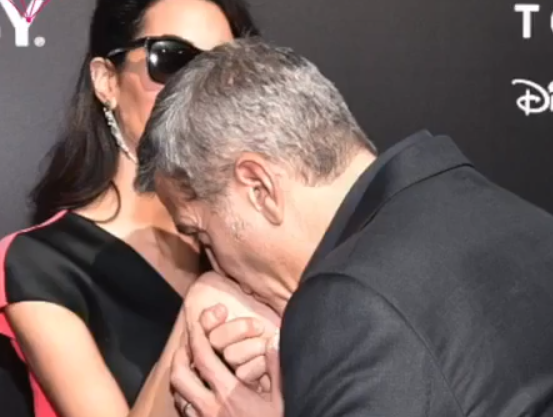 Джордж Клуни  крие незаконно дете (Амал бясна, иска развод)
