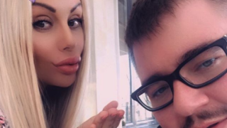 Светлана Гущерова по стъпките на Теди Велинова (Тъкми ги с Християн в еднакви дрехи - Фото)