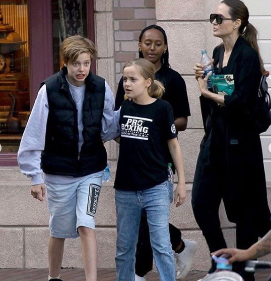Анджелина Джоли  забрани на Брад да вижда децата (Актрисата бясна от близостта му с Кардашиян) - Снимка 2