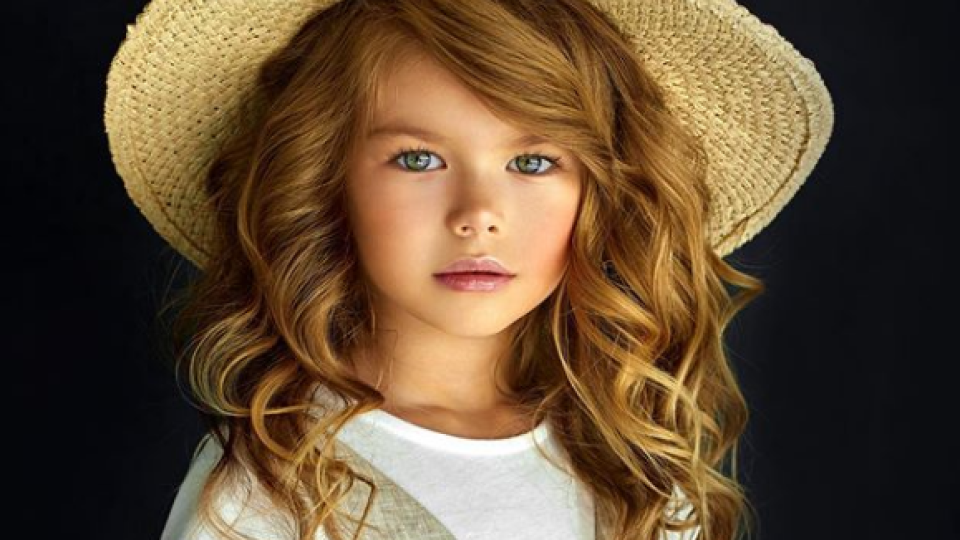Алина Якупова прати в историята Тилан Блондо (Вижте новото най-красиво дете в света)