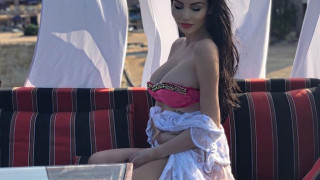 Моника Валериева наля силикон в бюста (Моделката уж прие исляма, а не спира да се разголва - Фото)