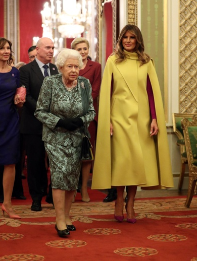 Мелания Тръмп отвя дамите с тоалет на приема при кралицата (Вижте какво облече и Деси Радева) - Снимка 2